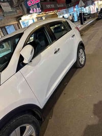 سبورتج 2011 خليجي  السياره مصبوغه عام حادثها باب وجاملغ ونص قبق الجنطه...