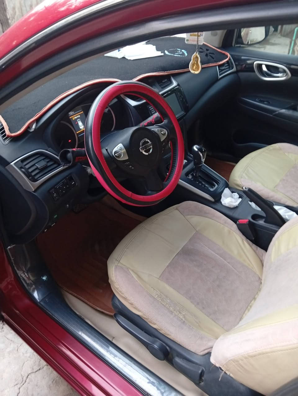 سنترا نيسان 2019 امريكي
ضربته جاملغ امامي وخلفي 
فول مواصفات 
محرك 1800
كفاله كير ومكينه 
السعر 120 ورقه وبي مجال 
***********
***********
