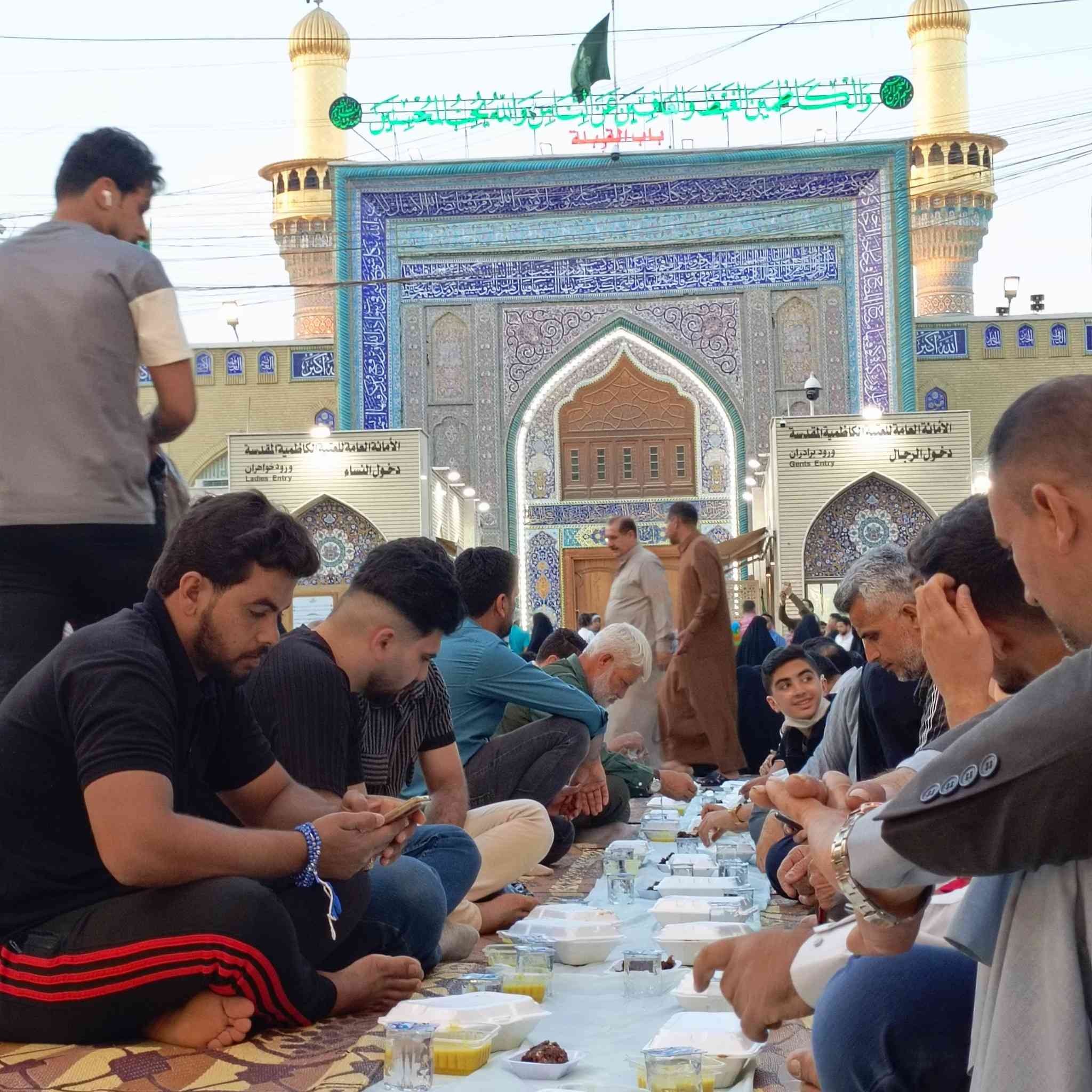 ياالله تنطلق حملتنا كل يوم الاثنين بعد صلاة الضهر إلي الأمام الكاضم 🕌 مرجع النفر (  ٧  ) تجيك السياره الباب البيت الحجز ***********  ☎️☎️   ***********  والتوفيق من الله 🤲
