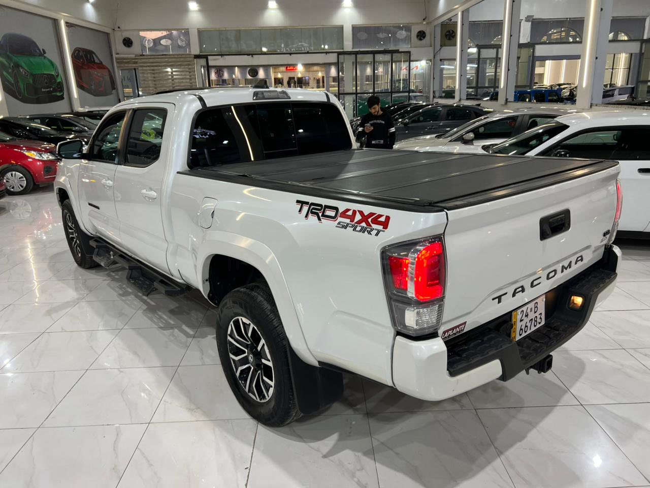 توكلنا على الله 🖐
سعر 245ورقه 
مرقم جاهز 
الـنوع : تيوتا 😍
الفــئة : تكوما🥰
اللـون : ابيض 🤍
سعـة المحـرك : 40 v6 🐎

مكيفه تلاجه 
سيريا قومه جديده 
صاله ما شاء الله 
بصمه
فتحه 
كشن جلد
كشن كهربائي 
محرك كمبيو الله يبارك 
سـنة الصـنع : 2022
إستيراد: امريكي🇺🇸
الحـالة : ممتازة🖐🏻
فور ويل 

المسـافة المقطـوعة :25ميل الف  👣
نـاقل الحـركة : اتوماتيك ✅
نـوع الوقـود : بنزين ⛽️
___________
جملغ صبغ 

رقـم الهـاتف : ***********
***********
المـكان : اربيل شارع 100
معرض ولید كارس
