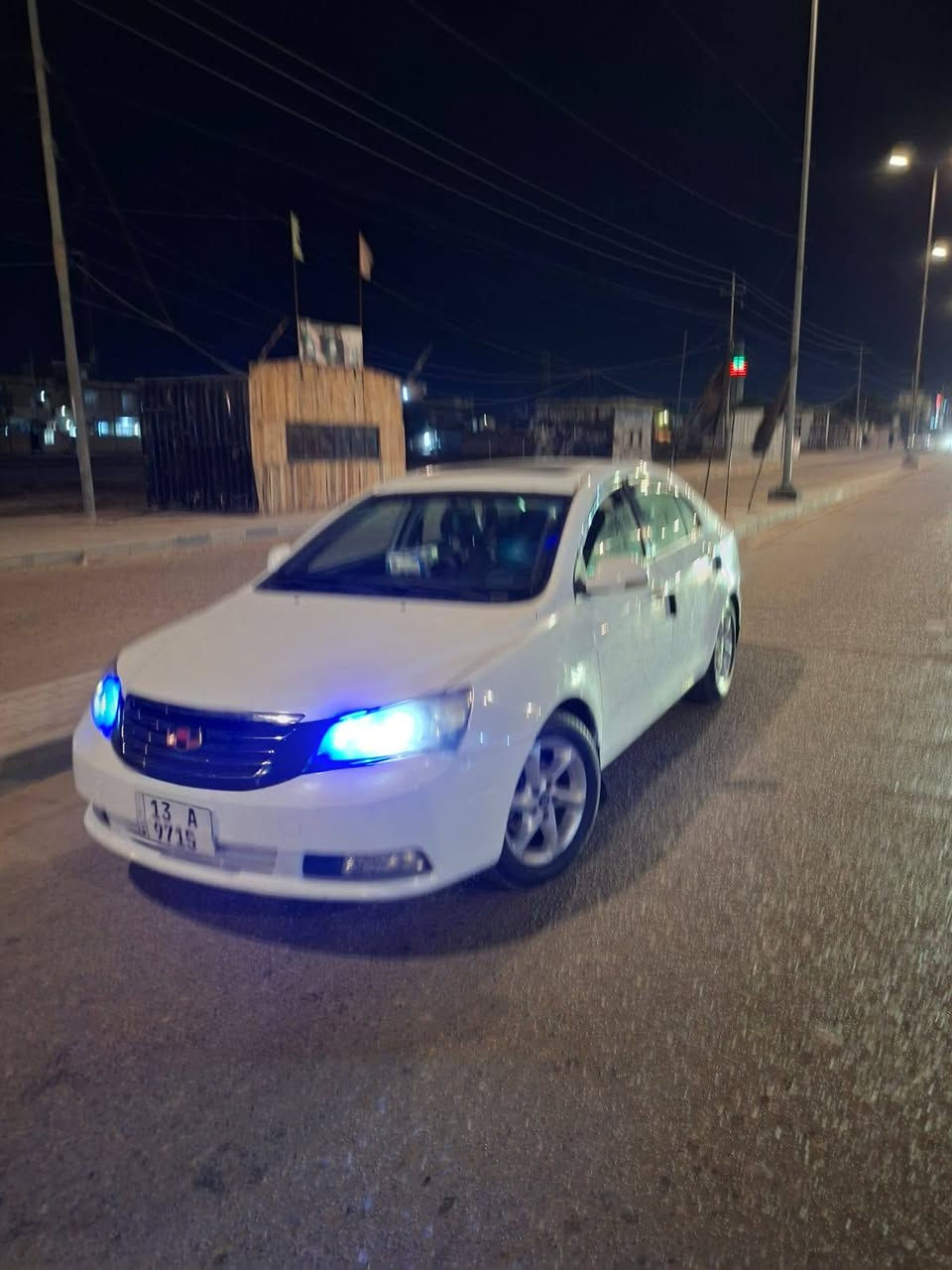 سلام عليكم سياره جيلي امكراند مديل ١٣ سياره مكفوله كفاله عامه وجاهزه رقم سنويه جديده رقم ميسان كير ومحرك تبريد تدفه تخم تاير حداديه جاهزه واي استفسار هاذا رقميى*********** العنوان ميسان ام غربه سعر ٦٠ وبيه مجال
