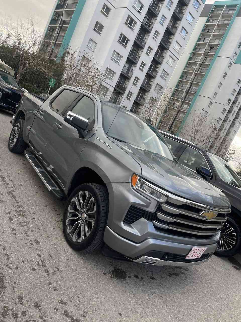 سلام عليكم اللبيع سلفردور موديل 2025
ارخص سعره ٣٢٥ورقه 🔥🔥💵💵💵   
CHEVROLET SlLVERADO,K1500 LT
النوع : سلفرادو LT 
ماشية :mil. ٧
مكينه 8 سلندر  5.3 لتر 
‏باصمه سويج 🫆🫆
بصمه ابواب 🫆
جنطة كهرباء🔌
        🔥
تشغيل عن بعد 🔔
كشنات تدفئه + تبريد 🧊🌨️
اناره بلبدي 💡🔦
اناره بلمري🔦
نقط عمياء بلمري✅
ليدات اماميه خلفيه
شاشة كبيره 🖥️
كامرتين 
     ✅
بلوجكتور زنون بلاد
تحكم ستيرن جهتين 
ستيرن هيتر 
سايد بريك دكمة ⚪️
صاجات 
نظام اطفاء
قطعتين تبريد 
باب طويله ✅
بدي قصير  مرغوب 🔥
   
ساعه ديجتال بالشاشة🔥
نظام خرائط ملاحة وكار بلي
وتحديد مسار
رادار خلفي ومنبه توقف اصطدام 
جامه خلفيه كهرباء ✅
والمواصفات وبعد بيهه هواي مواصفات 
سنويه باسمي تحويل وكله نفس اليوم ✋
سيارا جاهز l l 100/100
عنوان سياره 📍lسليماينه 
📞الاتصال  ***********
سياره بيها ربع بونيد صبغ  بس      # حادث خفيف
