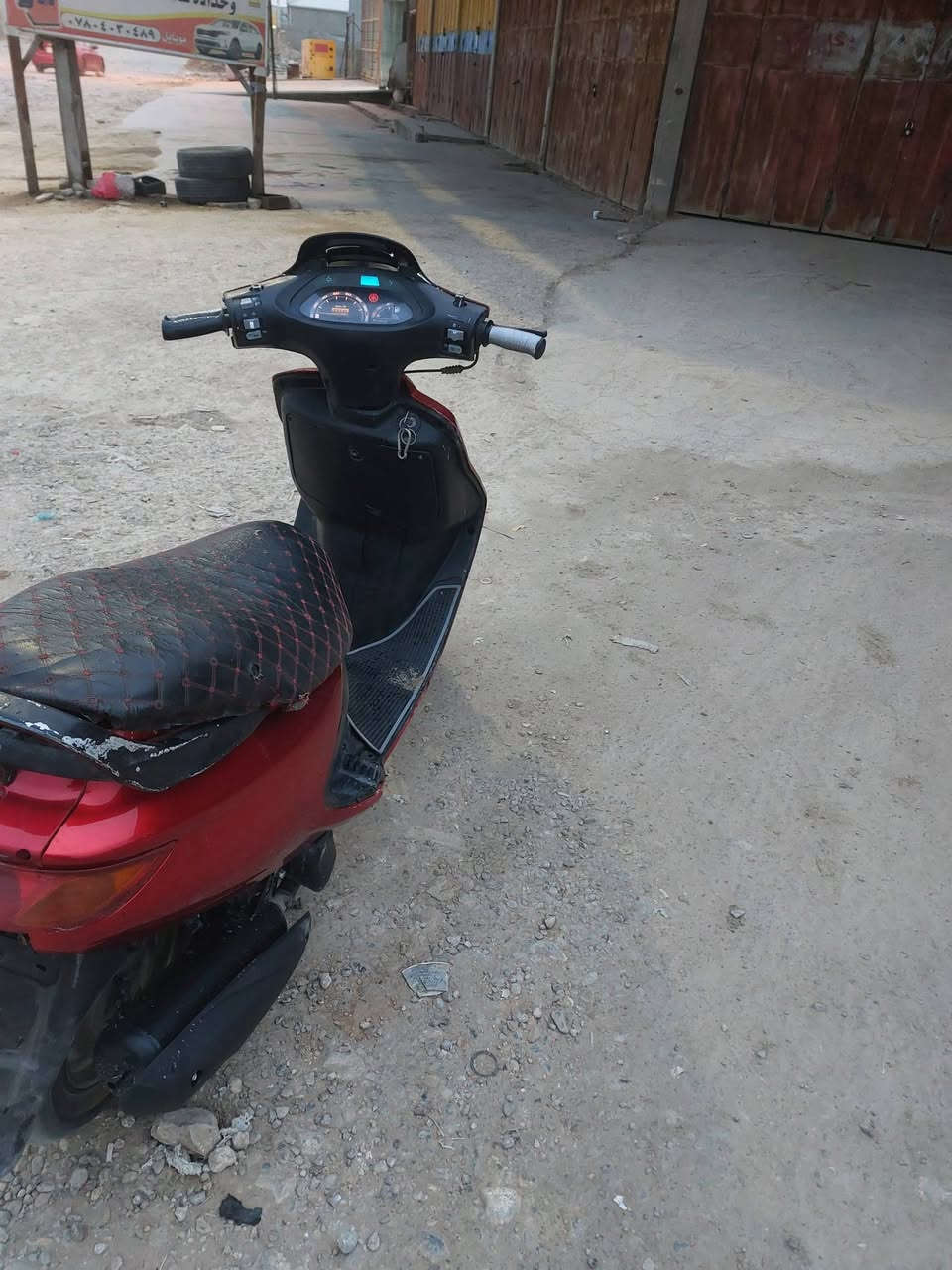 السلام عليكم للبيع فراشه جاهزه سلف هندر زنون شرط شلعه ومعدل للبيع سعر 300 مكان ديوانية تقيه الثالثه قرب جسرالنجف رقم ***********
