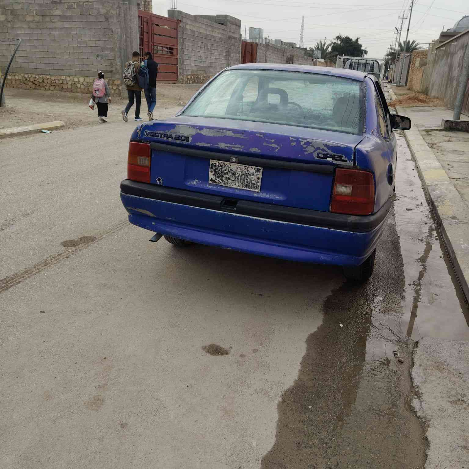 سلام عليكم مكلف بنشر سياره فكتره رقم اسود كير ومحرك مكفوله موصله 10ورقات 
مطلوب مراوس بماطور سولنك 2025
***********
