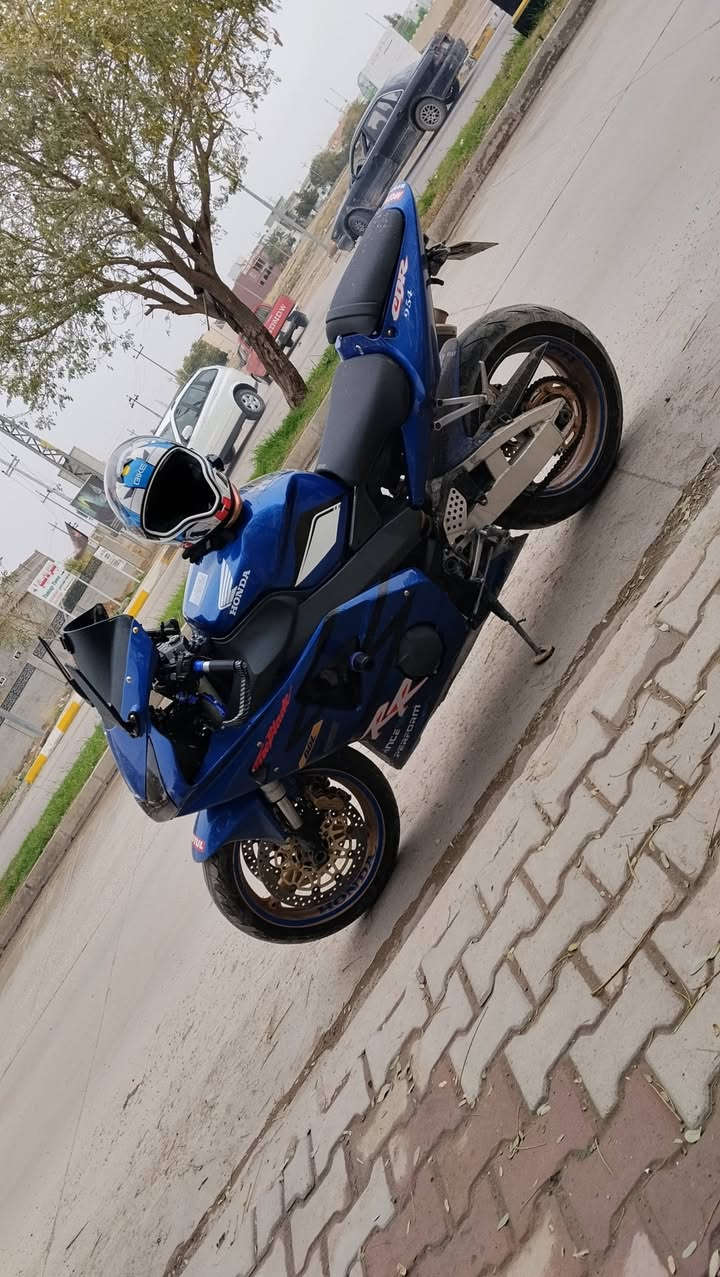 دراجه بطحه بدون اوراق بس مكاتبه مكينه 954 للبيع السعر 15 ورقه  أو بي مجال مكاني خانقين شراي يتصل ***********
