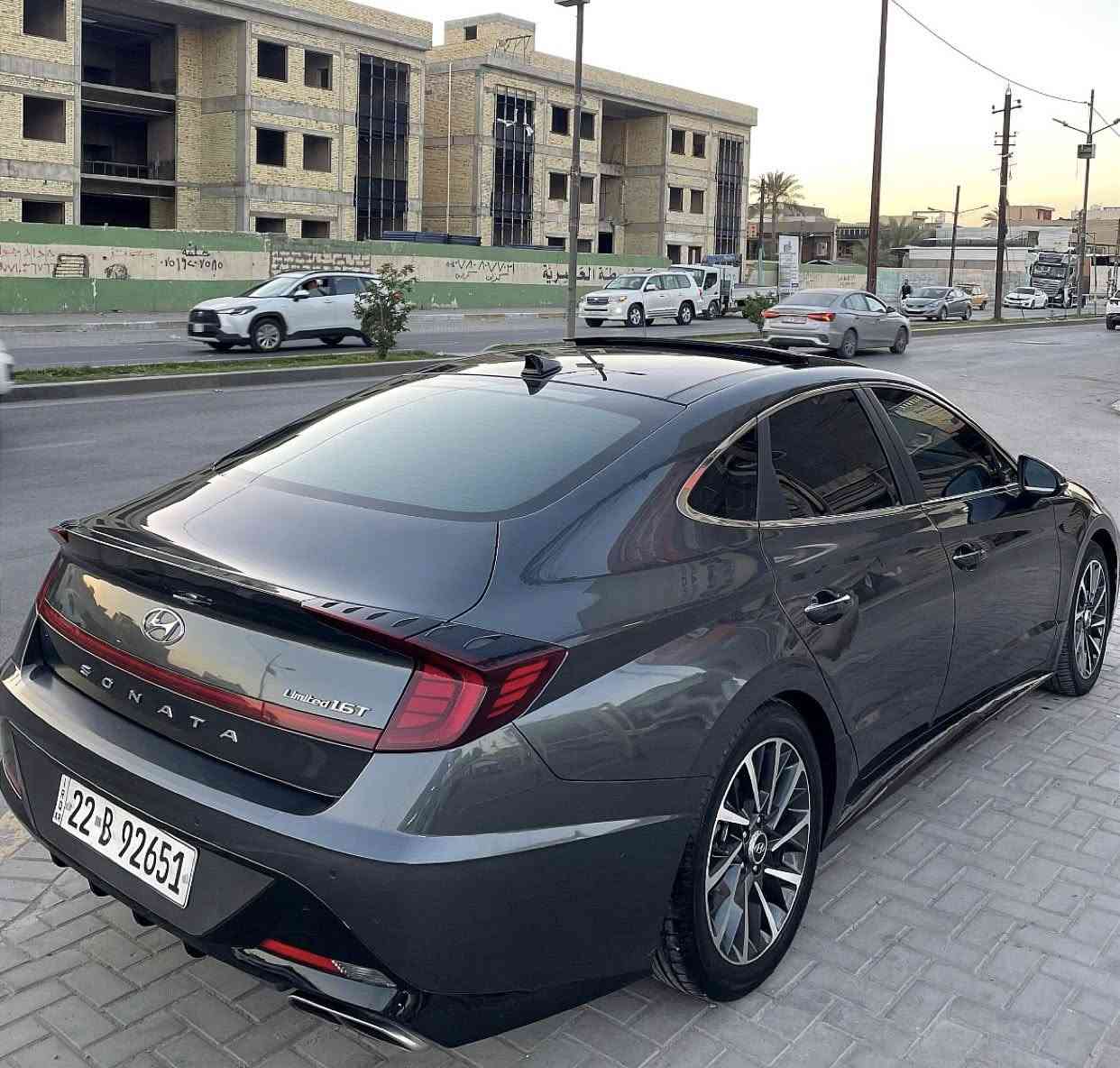 السلام عليكم
سوناتا ٢٠٢٢ لمتدد ١/١ فول الفول 
رقم اربيل بأسمي بيها كتاب تضليل 
حادثها جدا بسيط 
رقم هزة سنوية جدد 
بدون ايرباك بدون دواخل بدون شاصي بدون لغد
السيارة جديدة جدا بدون نواقص
مكاني بغداد العامرية
محرك سليم 
كير سليم 
تخم تاير جديد
صدر امامي خلفي جديد
مكاني بغداد العامرية
السعر ١٧٥ وبيها مجال للشراي 

***********
