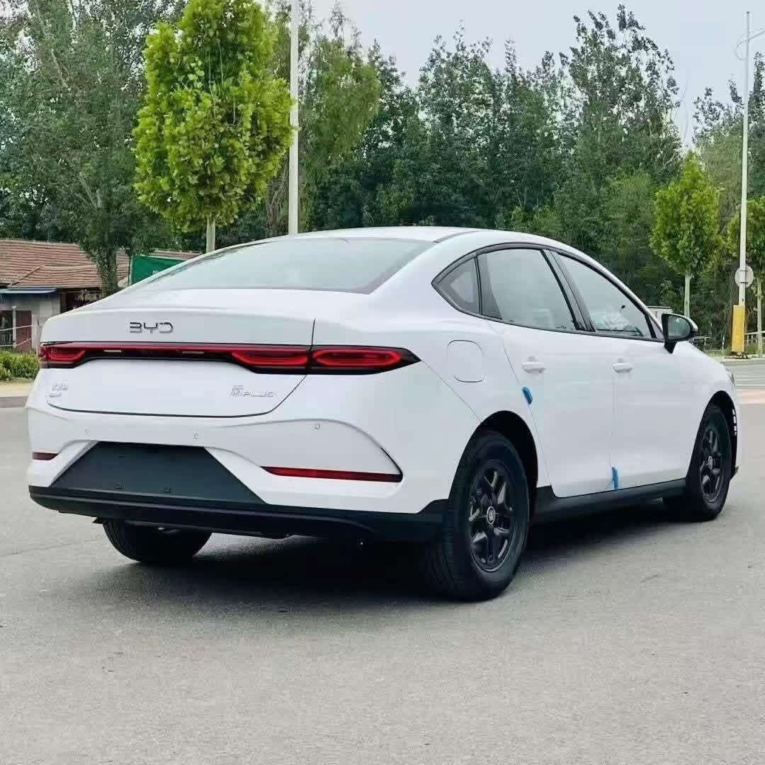 من معرض الاخوين
وصلتكم الجديدة... BYD Qin Plus 2025  🚘✈️
قمة التكنولوجيا والاقتصاد بلمسة فخامة ✨🚘
كامل ملحقات 
الداخل زيتوني 
هذا المختلف الي يجي داخل زيتوني 
متوفر بالون الأبيض 
🔹 محرك يضمن أداء قوي مع صرفية وقود منخفضة جداً
🔹 تصميم أنيق بخطوط عصرية وواجهة أمامية مميزة
🔹 شاشة وسطية & كاميرا خلفية
🔹 مقاعد مريحة ومساحة واسعة للركاب
🔹 أنظمة أمان متطورة: وسائد هوائية، مثبت سرعة ذكي

💡 سيارة عملية، اقتصادية، ومناسبة للمدينة والسفر 

للاستفسار 

السعر شامل  الدلاليه  🔥🔥🔥🔥

📍 العنوان / بغداد الوزيرية مقابل المجمع العلمي 

البيع فقط نقد 

للاستفسار ومعرفه الاسعار الاتصال على الأرقام 

☎ ***********
☎ ***********
☎️***********
