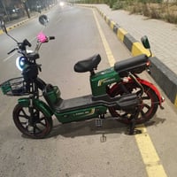 ماطور شحن ٢٠ • ٥ بطاريات • شاشة ما تظهر