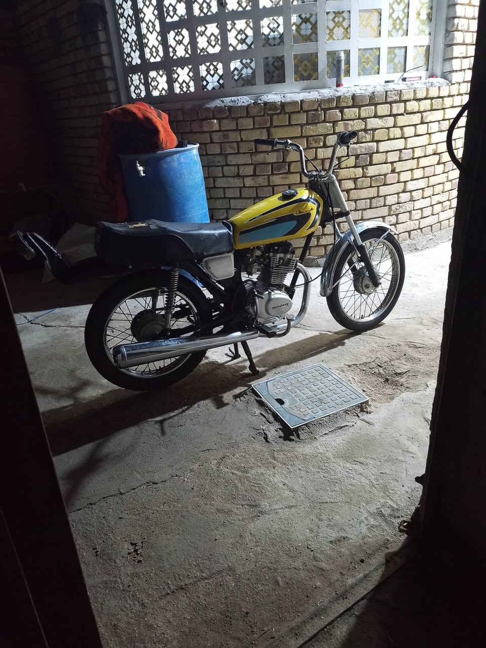 سلام عليكم انتنس البيع سعر 425بيها مجال مكاني بصره قضا الهوير ما متواجد خاص رقم ***********
