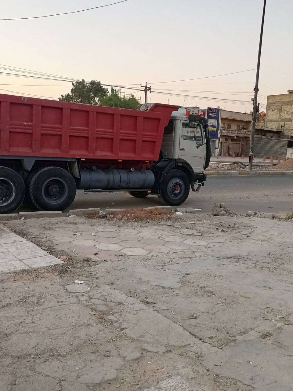 يالله سلام عليكم البي البيع 75مكينه 28لا صرف ولا بخار مجموعه نص البي كير 111سيارا مربوطه قاطرا مقطورا بل سنويه تحويل مباشر سيارا جاهزا العمل سعر 240.  ***********وتساب فقط 0780303411نتصال
