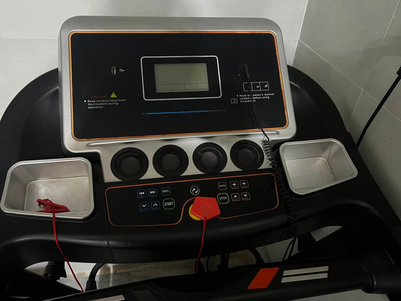 جهاز جري King Fitness للبيع ✅
جهاز يتحمل وزن 100-120 وسرعه توصل ل16 
جهاز بحالة نظيفة ميحتاج اي تصليحات مجرد فطر صغير بالجزء العلوي موضح بالصورة 

السعر 220 وبي مجال للشراي 💵
مكاني بغداد الدورة للتواصل خاص


**إذا كنت صاحب هذا الإعلان وتريد حذفه لأي سبب، رجاءا أرسل رسالة إلى الدعم الفني**