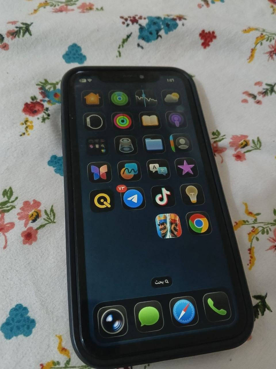 للبيع: iPhone 11 (لون فيروزي مميز) 🩵

الذاكرة: 128 
الإصدار: شرق أوسط (AA/A) مو باله ولا أوربي 
الشاشة: مستبدلة نوع (GX) 
البطارية: مستبدلة نوع (ليون) ونسبتها الحالية 99% 
الملحقات: كفر ماك سيف (MagSafe) + كيبل شحن أصلي.

الكاميرات أمامية وخلفية الاتصال الصوت الواي فاي الفرمتة والتحديث كله مكفول وشغال 100%

نقص وحيد شريط الدكم مقطوع اثر وكعه مثل ما واضح بالصوره (تقدر تأخذه على وضعه الحالي وما يأثر بشيء لان مسوي اختصارات تغنيك عن الدكم أو إذا تحب أنا أستبدله إلك بـ 15 ألف فقط)
السعر: 150 ألف 
الموقع: ذي قار - قضاء النصر.
للتواصل: مراسلة خاص أو الاتصال على الرقم ***********
