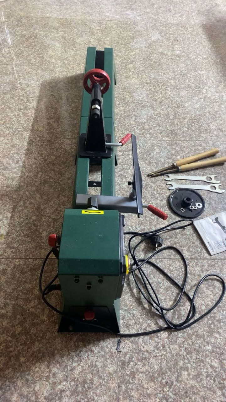 تورنه للبيع جديده غير مستخدمه فقط الفحص بيها اكثر من سرعه تجي تفحصها وتاخذها ابعادها الطول/133 متر و33سم والعرض 14 قفلها 100 الف التواصل ع الرقم ***********
