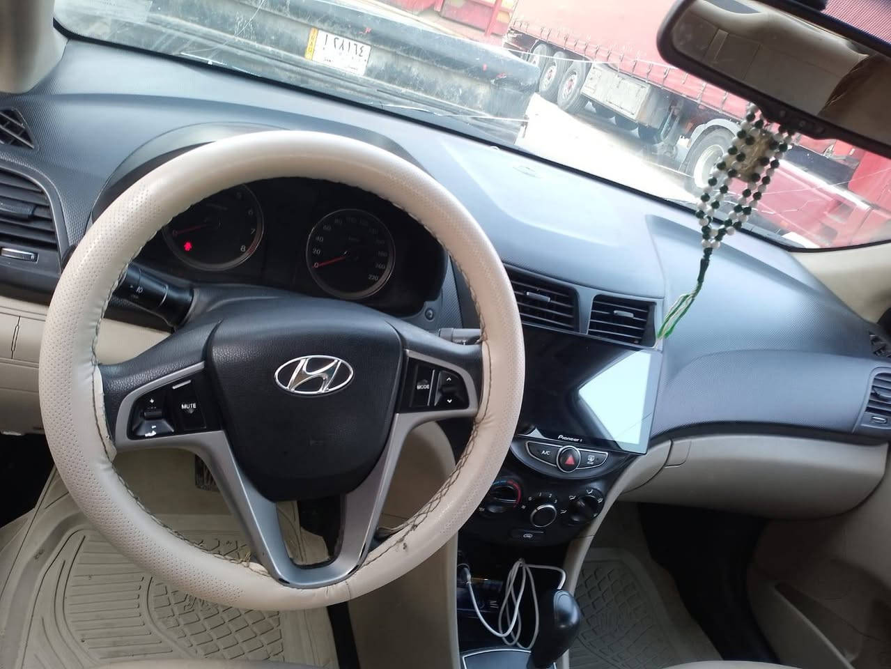 السلام عليكم ورحمة الله وبركاته هونداي اكسنت خليجي 16مكينة كير بدي كفالة بيهة تكحيل وبارد قليل فةل عدا البصمة سيارة جاهزة من كلشي بيهة كتاب مزاد الشراي يتضل ***********
مكاني ميسان قلعة صالح
