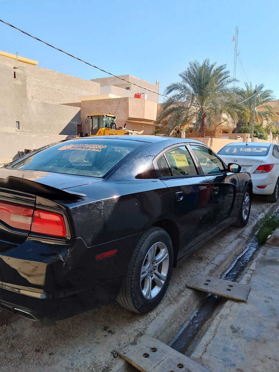 السلام عليكم 
سيارة جارجر للبيع 2014  بأسمي رقمها بغداد مشروع وطني تتحول بأي محافظة 
تحكم ستيرن 
مانع انزلاق 
محرك + كير خير من الله 
تخم تايرات نضاف 
السيارة تاخذها متصرف عليها ربع دينار والله كاملة للأخير 
مصبوغة عام بسبب ضربة بأمريكا 
ومكصوصة عكال من القمارة مو كلها فقط (عكال) 
السعر ١٢٠ ورقة وبيها مجال بسيط جدا للشراي
للأتصال *********** أو ***********
