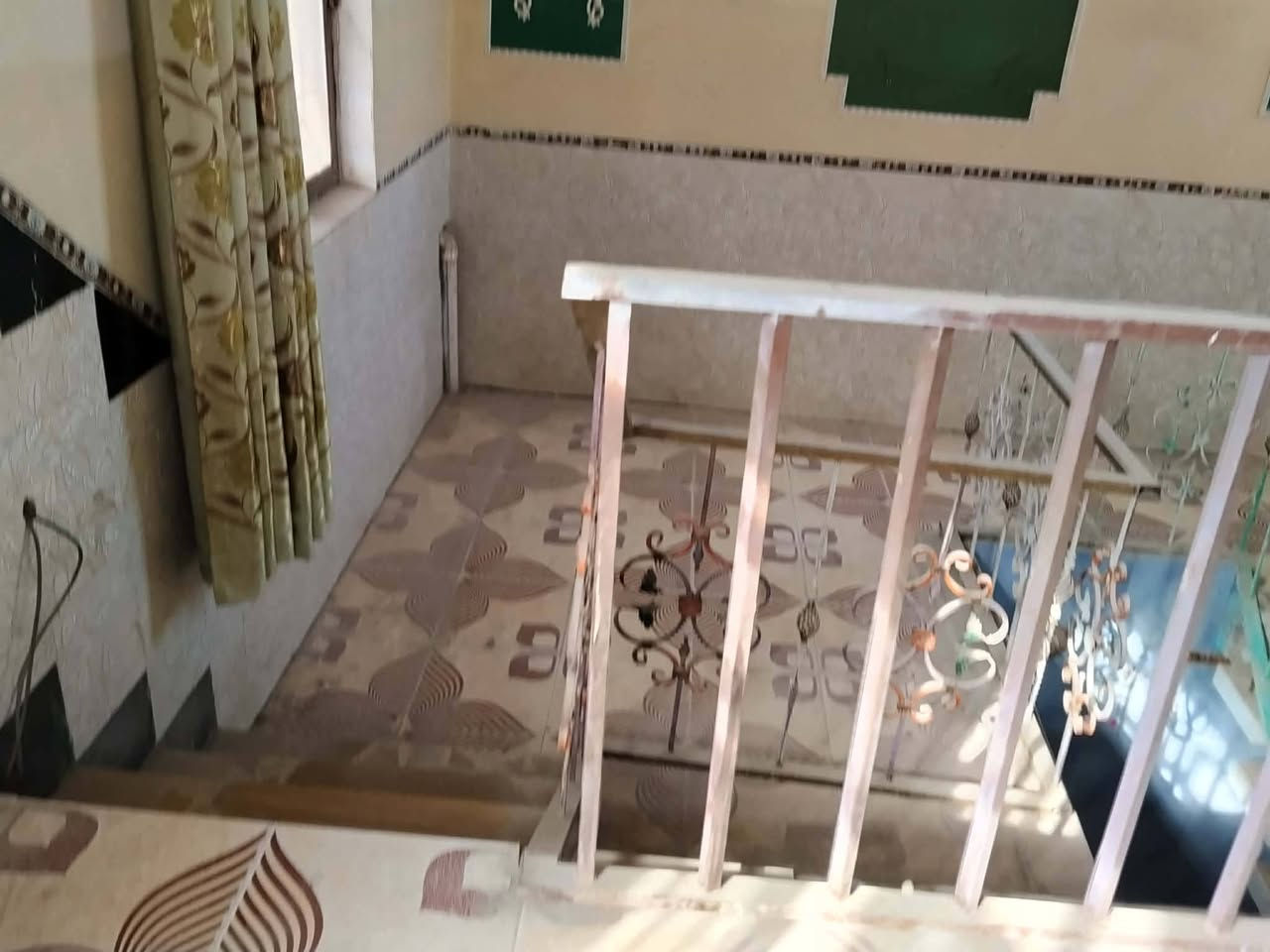 دار طابو صرف الحي العسكري  خلف جامع البتول قريب على شارع 80 الدار طابقين  الطابق الاول 2غرفة نوم هول مع صاله 4*6 وصحيات داخليه و خارجيه  الدار بحاله جيده الطابق الثاني 2غرفة نوم مع مع مساحه تصلح لجلسه للاستفسار مع صاحب الدار على الرقم
***********
***********
