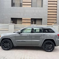 تحيه طيبه السلام عليكم جيب بلاك توب كندية Jeep Grand Cherokee مكفولة م...