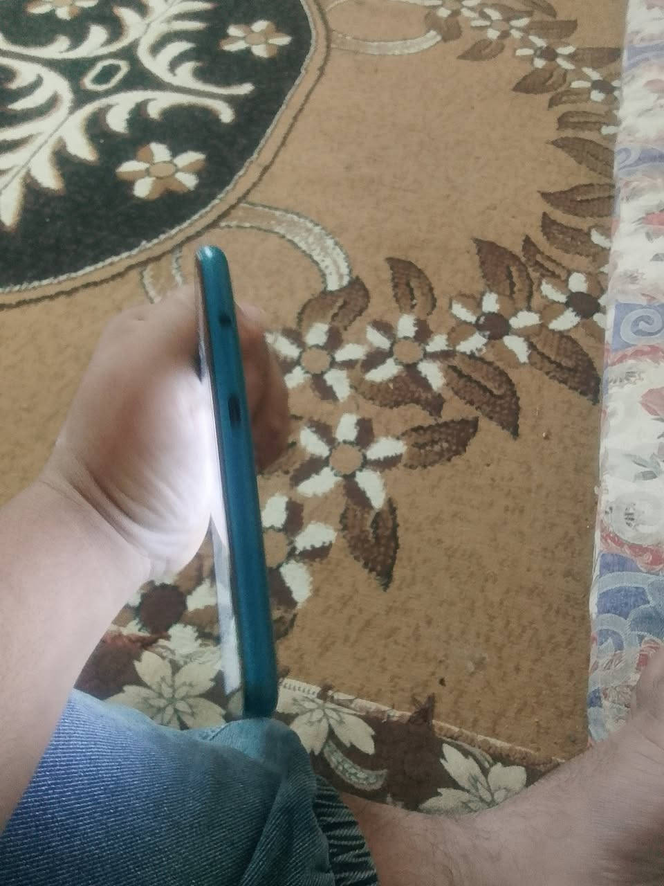 سلام عليكم ايباد للبيع مثل ما موضح بلصوره ايباد نوعيه كلش زينه يدعم الشريحه السيم كارت ورام وما يشكل ابد *********** هاذا رقم بي بس واتساب السعر 75وبي مجال
