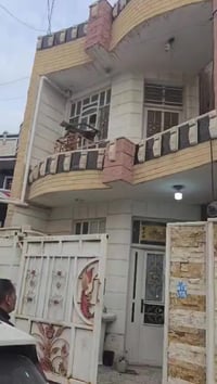 بيت للايجار 100متر حاليا فارغ كامل خدمات ماء وكهرباء وسحب والتفاصيل في...