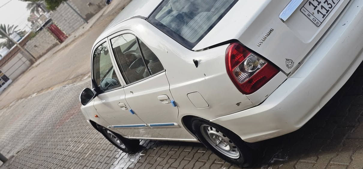 سلام عليكم هونداي فيرنا موديل 2014  للبيع سياره حلوه ونضيفه  باتري جديد تخم تاير جديد درايم شفت جديد سياره على ايدي مال موضف من الدوام للبيت مامشتغله تكسي هاي صور وسونار كدامك يعجبك المنشور اهلا وسهلا ميعجبك هم اهلا وسهلا كلشي موجود بسوك  السعر 77 وبيه مجال  حك الجيه  الرقم [ *********** ] المكان بغداد التقاطع النهروان
