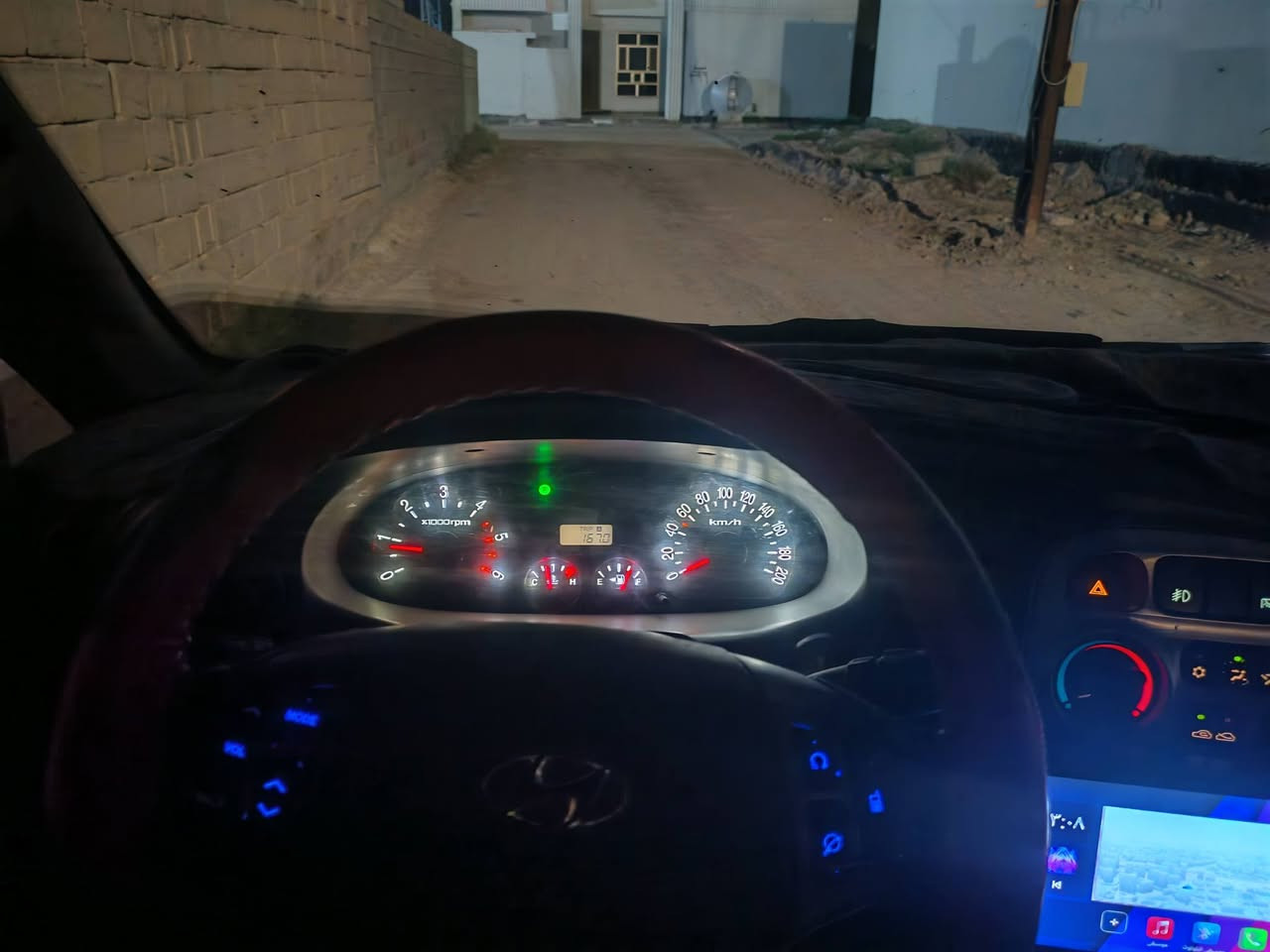 ستار اكس موديل ٢٠٠٠ محدثه ٢٠٠٧محرك مسكر سبلاين مشدود جديد مال حاويه كير اوتو  ٨ راكب رقم بغداد تحويل مباشر شادله دبل شاشه وداش كام تسجيل امامي خلفي  السياره جاهزه من كل شي  تخم تاير جديد كهربائيات كله شغاله شرط الي يطلع بيه ترايك ٢٠٠ غراض التبريد كله مشتريهن كمبريسر مال حاويه فريزات ٢ شديتهن
وراديترات والبواري جبتهن وما شديتهن بقه بيه نقص بس البطل وبوري واحد
السعر ٦٥ مكانه الانبار الخالديه
*********** وات ساب
بيع بدون مراوس
