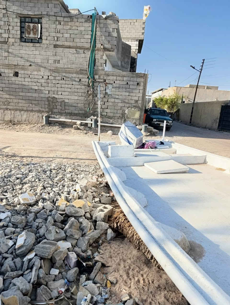 السلام عليكم للبيع زورق نوع ايراني 7 متر + مكينه سوزوكي 115 جديده ما مفتوح بيها برقي وشرط الفحص مكاني بصره ابو الخصيب للاستفسار على رقم صاحب الزورق ***********
