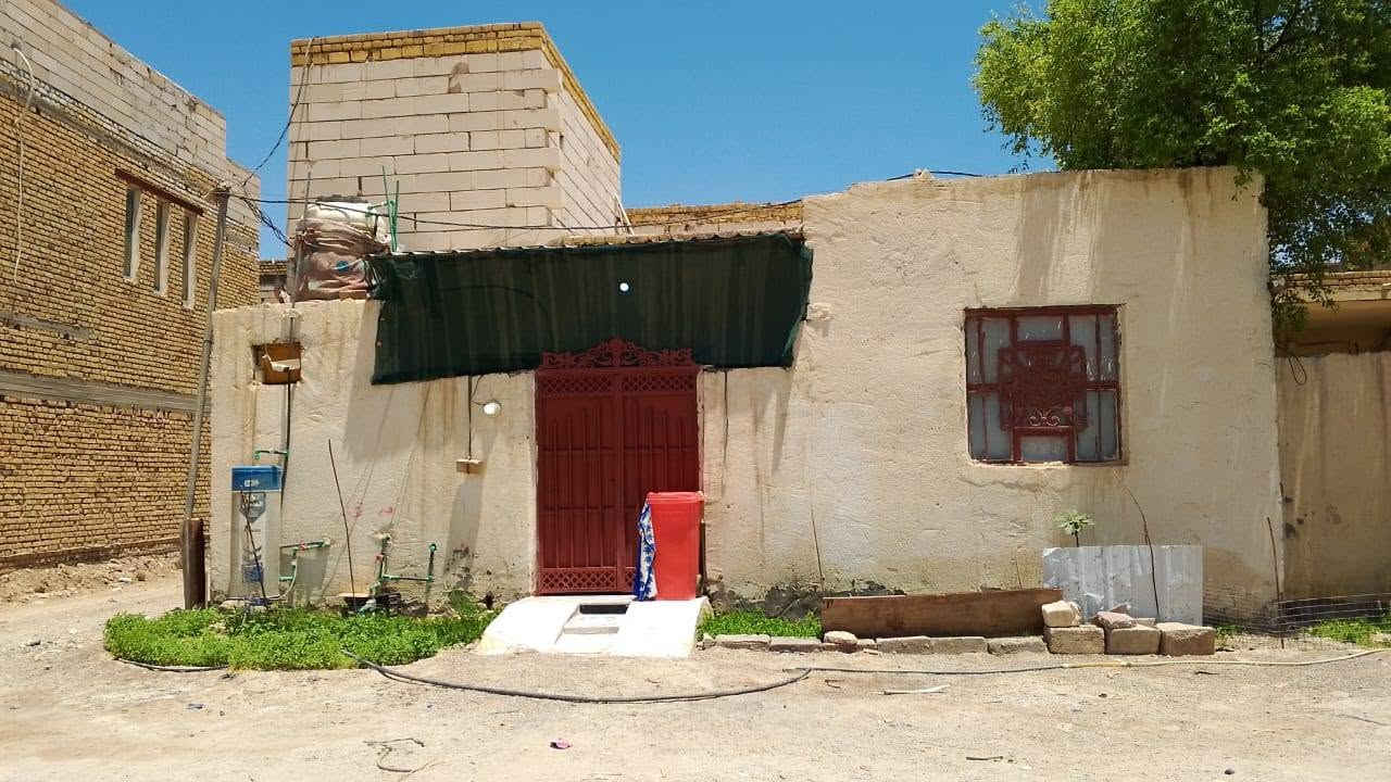 بيت للبيع 100 متر زراعي كامل البناء قرب مستشفى التركي شارع السريع ابشارع مدرسة الامامين سعره 70 اوبيه مجال قليل  كل الخدمات متوفره مجاري ماء كهرباء شارع سبيس. قريب حتى على الشارع كلش اويصير ركن على شارعين بيه وصل تطويب ***********
