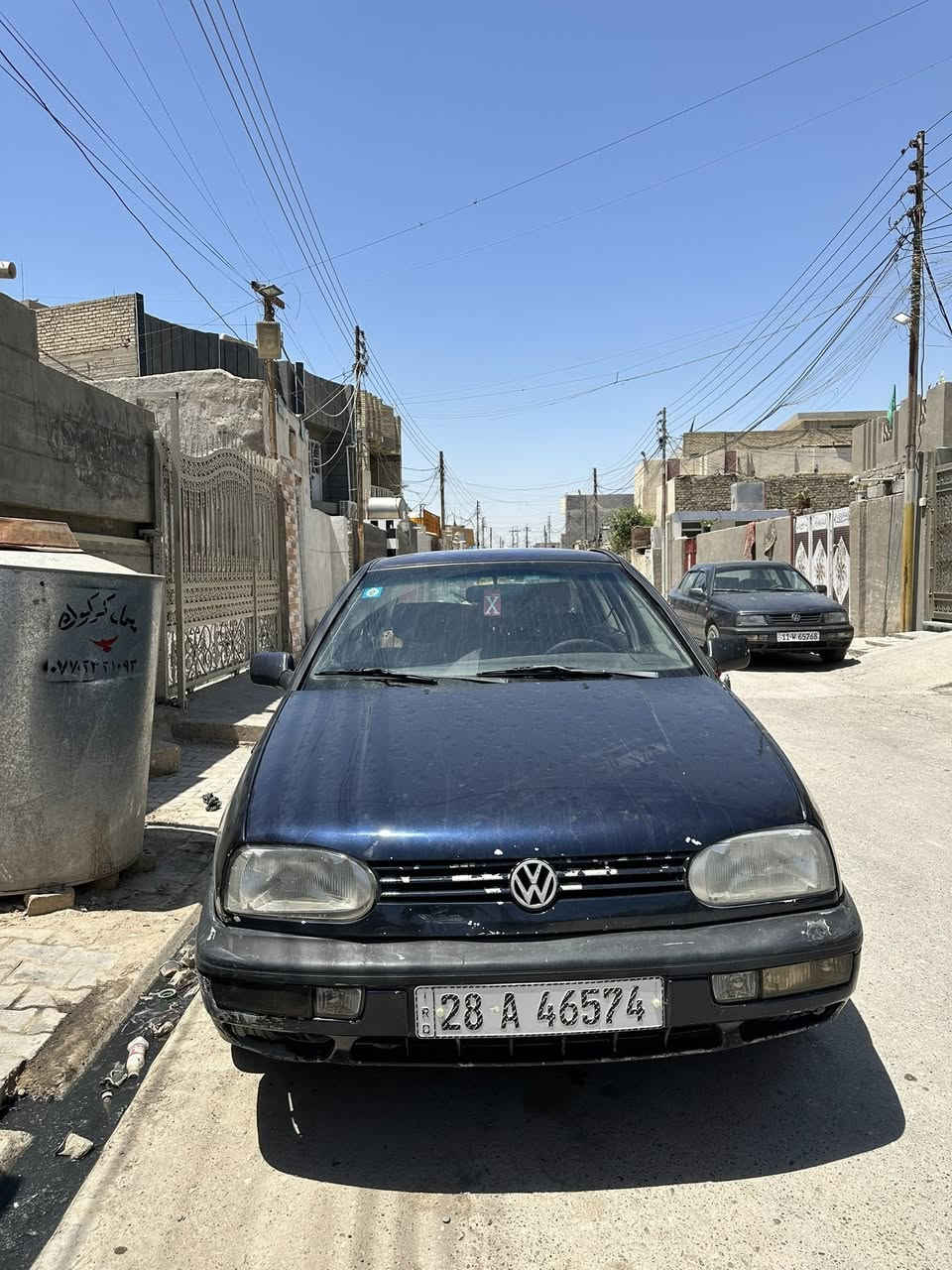 من رخصت حجي ليث المحترم 

🚗 *للبيع المستعجل – كولف فولكس واكن 1992* 🚗

*المواصفات الكاملة:*  
✔️ *الموديل*: 1992  
✔️ *المحرك*: 1800 اقتصادي بالبانزين وقوي  
✔️ *الكير*: عادي ناعم وتبديلات ممتازة  
✔️ *الصبغ*: عام ماعدة القمارة للجمالية بدون حادث صور قبل الصبغ موجودة
✔️ *الداخلية*: نظيفة ومرتبة    
✔️ *الباتري*: جديد
✔️ *السنوية*: جديدة  
✔️ *المرور*: مصفرة 100% من الغرامات والمخالفات، براءة ذمة كاملة  
✔️ *التبريد*: شغال ثلج منظومة كاملة جديدة

*السيارة جاهزة للصعود، ما تحتاج أي مصروف. تجي تشوف وتفحص وين ما تحب.*

💰 *السعر: ٣٨ ورقة وبيها مجال للشراي الصادق*  
📍 *المعاينة: بغداد*  
📞 *للاستفسار: ************
***********

ملاحظة:كير ومكينة وصدر وتبريد كلة جديد على ايدي مبدلهن السيارة مجهزها للشغل اشتغل بيها مندوب وبطلت من شغلتي واريد ابيعها ابد ماموكفتني بالشارع خير من الله . الله يرزق الجميع.
