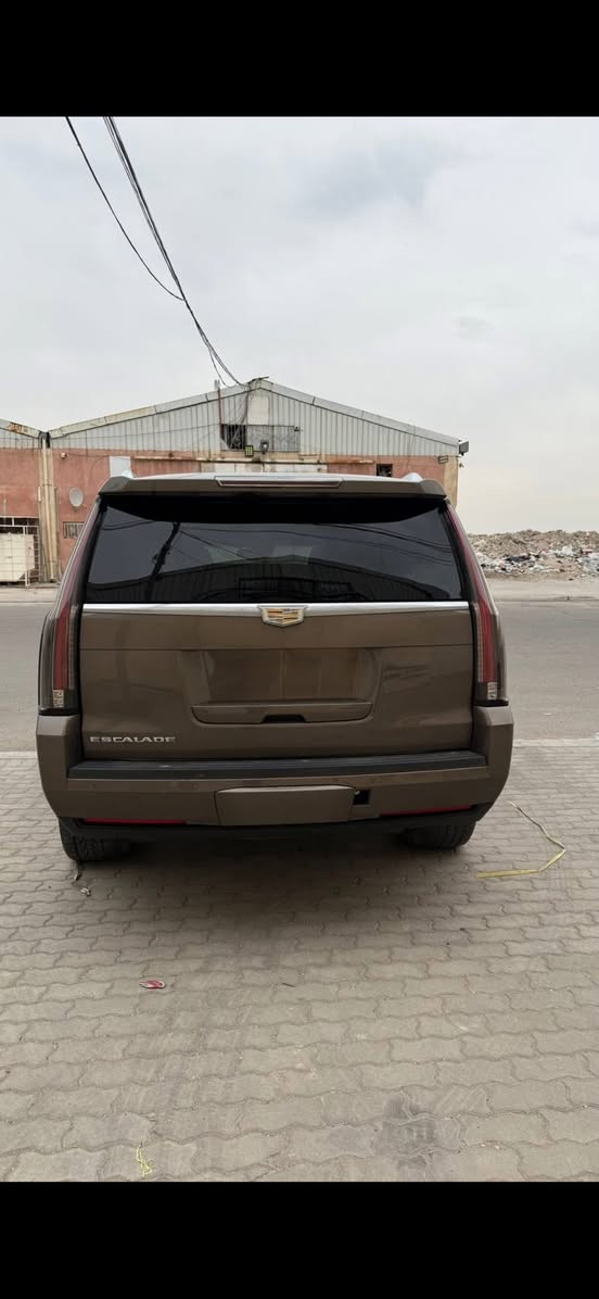 سلام عليكم كديلاك سكاليد موديل 15 فول مواصفات اعلى فئه كفاله عامه سعر 175 رقم الهاتف ***********
