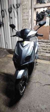 للبيع سكنس 6باتريات مصطره  دراجه حيل نضيفه.  السعر 650  للتواصل هاذا ر...