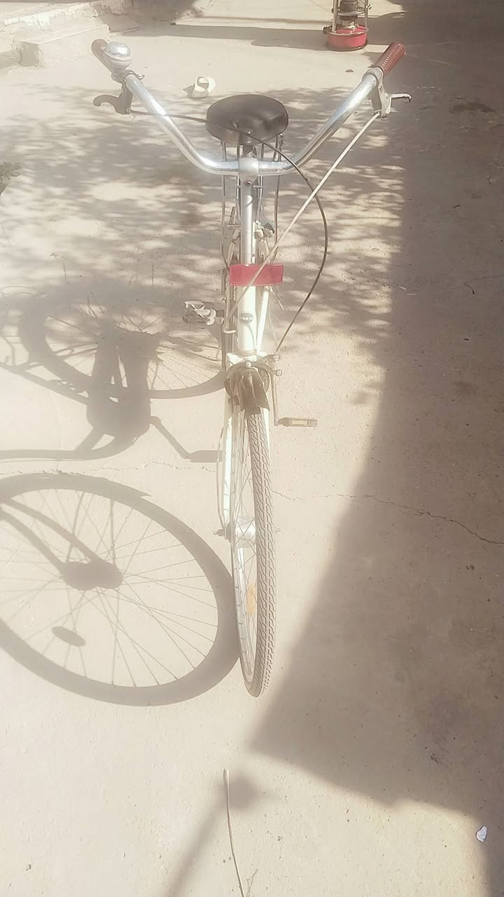 اسلام عليكم باسكل بطه ياباني اصلي للبيع نضيف كلش تايرات چوابه بريكات امامي خلفي كله جديد ونضيف   كله شغال مابي شي ماشغال مكان بابل قرب العلويه شريفه لأستفسار خاص او ***********
