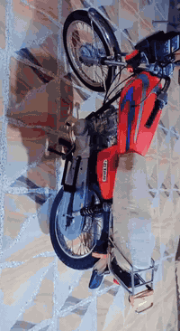 سلام عليكم شباب دراجه للبيع نيلجي ادوات مكفوله من السرقه دراجه جاهزه من كلشي دكت هندر مكاني هارثه مسحب ماقابيل سيد سامي واني خادم لشراي ولمو شراي لا يتعبني جزاكم الله خير السعر 400 وبيها مجال ***********
