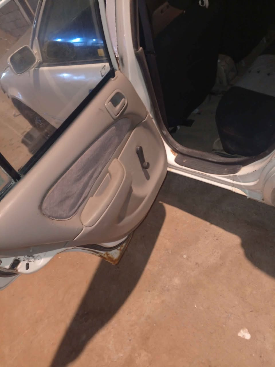 السلام عليكم  سياره  كوله مديل 97 اصولي 
رقم نكليزي بسم اخوي عنوان ابو خصيب حي عسكري سعر 35بيه مجال رقم *********** Singapore
