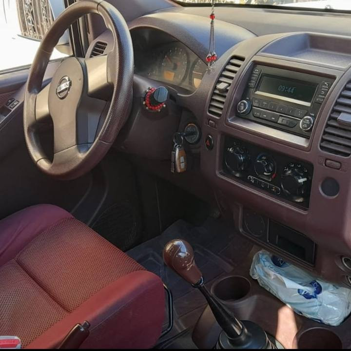 نیسان ناڤارا 2009 
سەنەوی ژینگەی نوێیە 
رەقەم و هەزەی نوێیە 
تایەی نوێی لەژێرە 
بەجوانی و پاکی ماوەتەوە 
هیچ مەسرەفێکی تێدا نییە 

سعر : لە کۆمێنت داوای بکە ڕاستەوخۆ بۆت دێت 🤖 

گێر و مەکینەی بەشەرت 
هیچ کێشەیەکی تێدا نییە 

ژمارەی خاوەنەکەی 
***********
