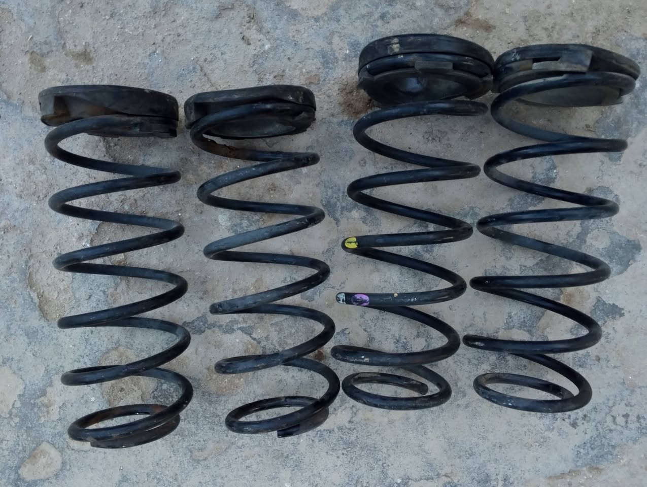 غراض سيراتو تفصيخ حاويه من موديل ٩ الى ١٣ والنترا من ٧الى ١١ يوجد توصيل جميع المحافظات 5000 الاستفساررًالاتصال عل الرقم *********** الحجز واتساب أو اتصال
