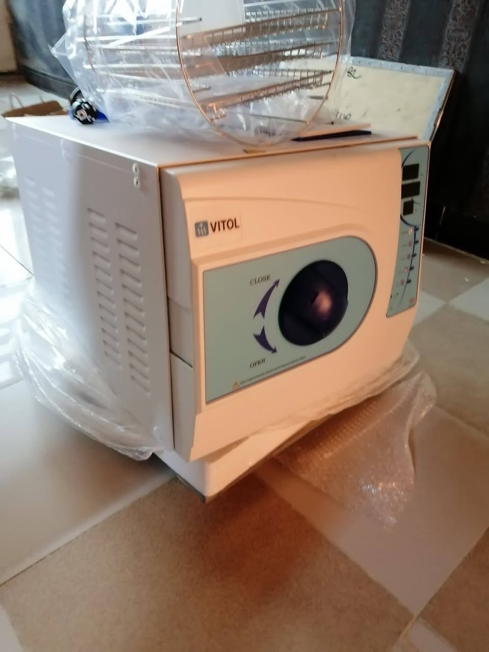 عرض خاااص
إلى أطباء الأسنان 
اوتوكليف كلاس b +جهاز تقطير بسعر مناسب
للإستفسار مراسلة الصفحه على الخاص او الاتصال بالارقام التالية
***********
***********
العنوان الديوانيه العروبه الثالثه مقابل متنزه گرين لاند
