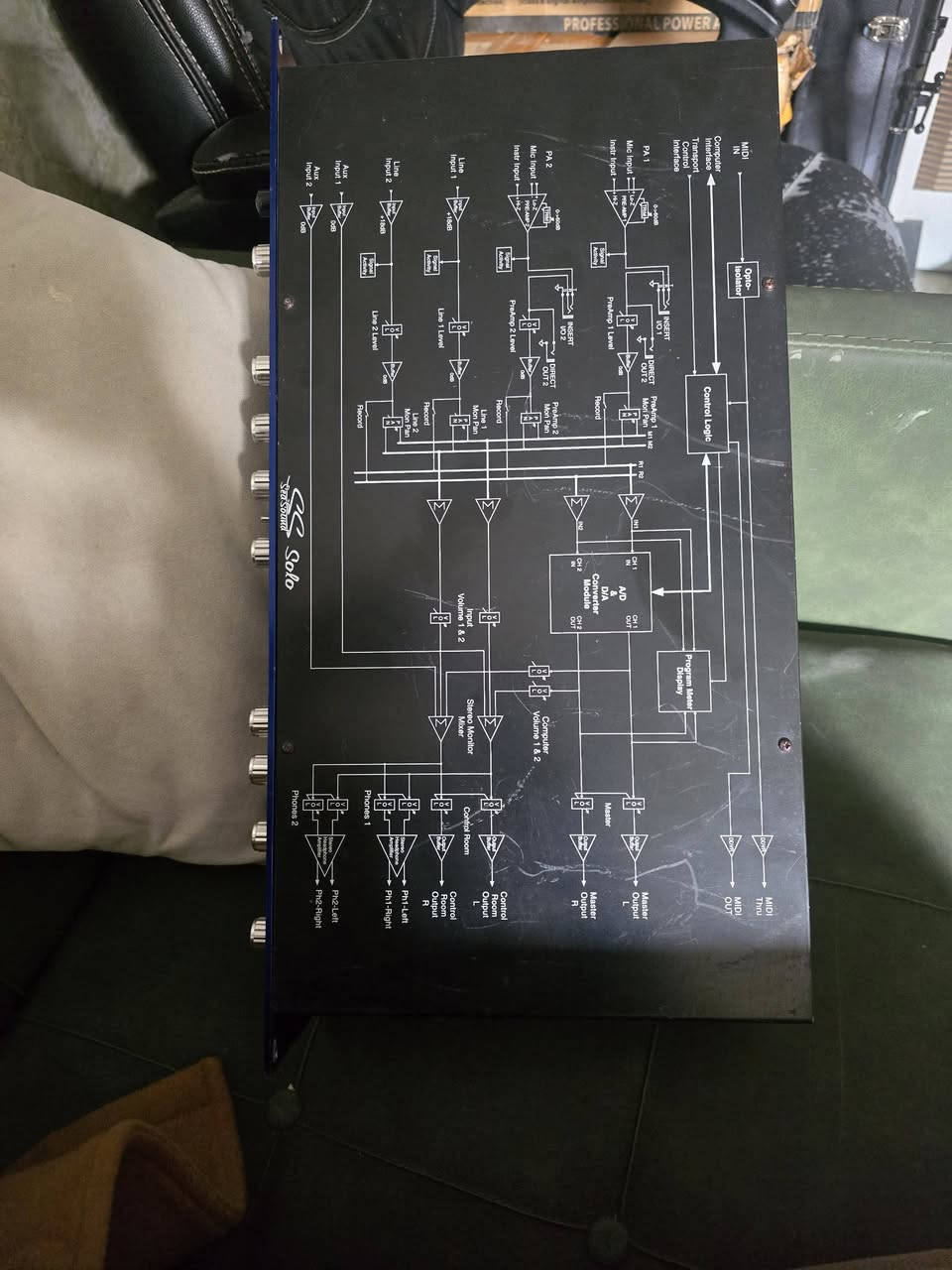 جهاز للمايك للتسجيل بأحترافيه


**إذا كنت صاحب هذا الإعلان وتريد حذفه لأي سبب، رجاءا أرسل رسالة إلى الدعم الفني**