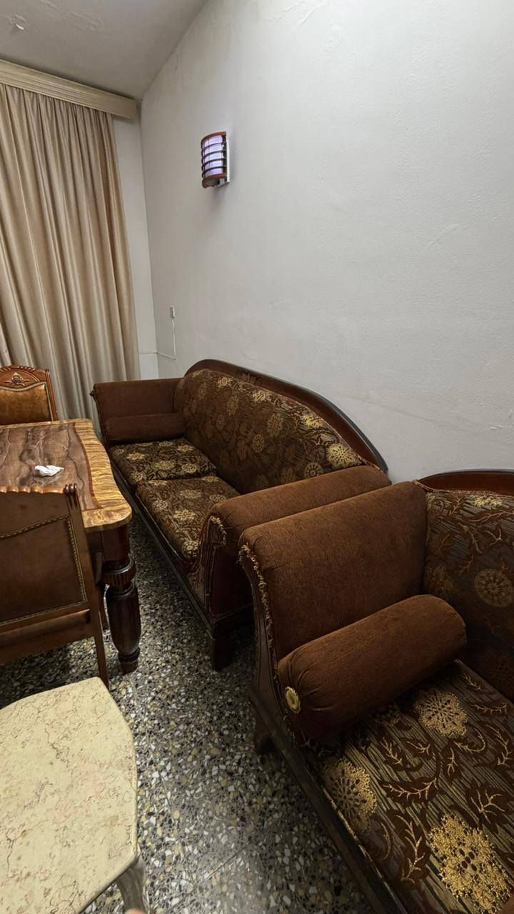 تخم وغرفت نوم للبيع شراي يتصل عل وات ساب او عل رقم *********** 

مكان بغداد
