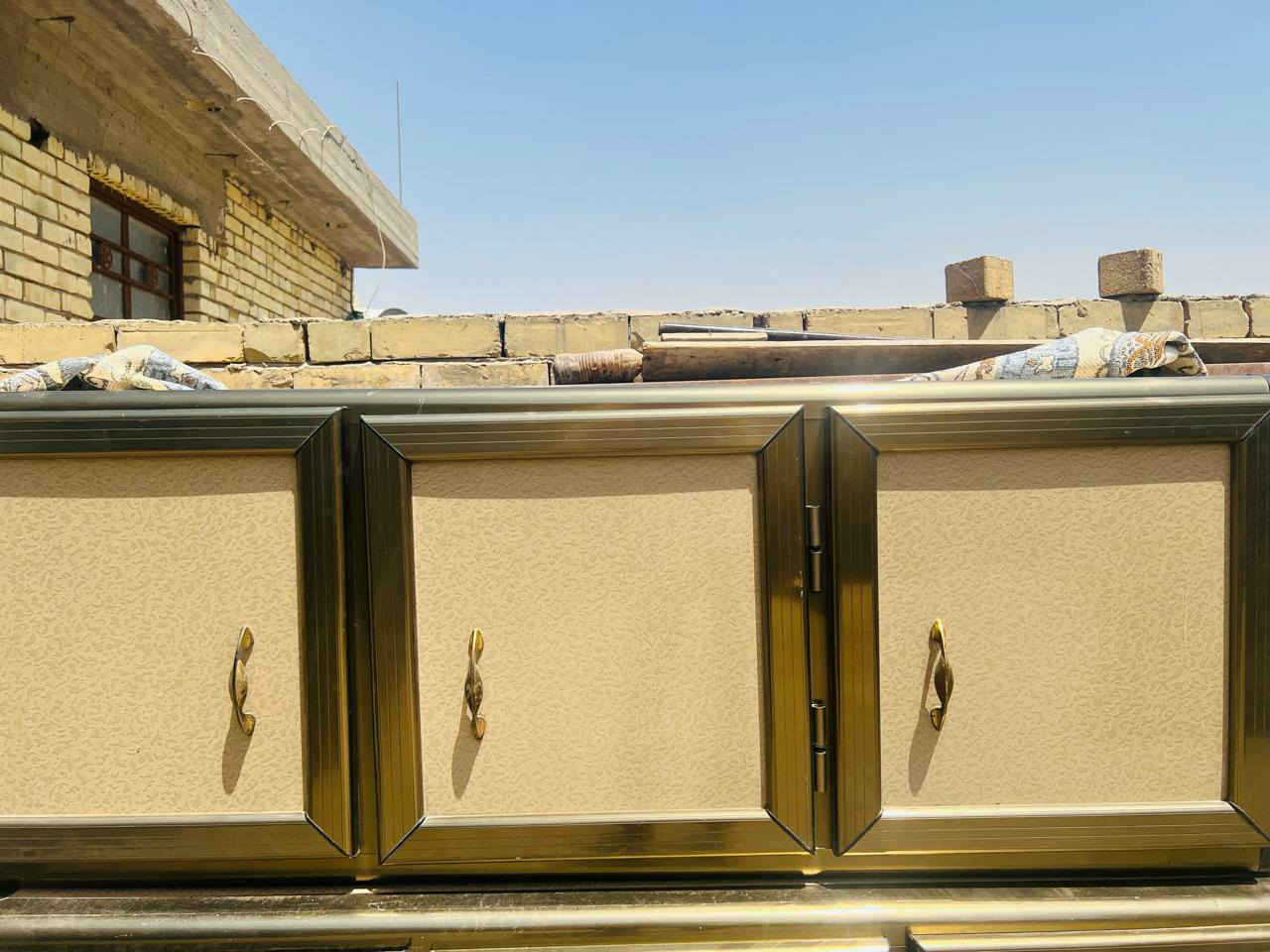 السلام عليكم 
كاونتر للبيع تكمه اصلي مبطن من الداخل السعر 125 وابي مجال الرقم *********** واتساب عنواني بغداد الرئاسه شاع 20
