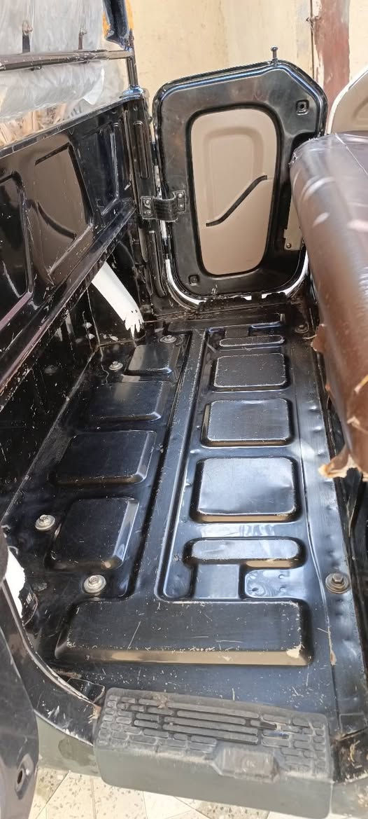 تكتك 22شهر 8مكينه كفاله فقط زنجيل وكلجات بعدني مابدلهن جايبهن عدي والبدي شوفت عينكم ماناقصه شي خير من الله سعر8100وبيه مجال تصال ***********/***********
