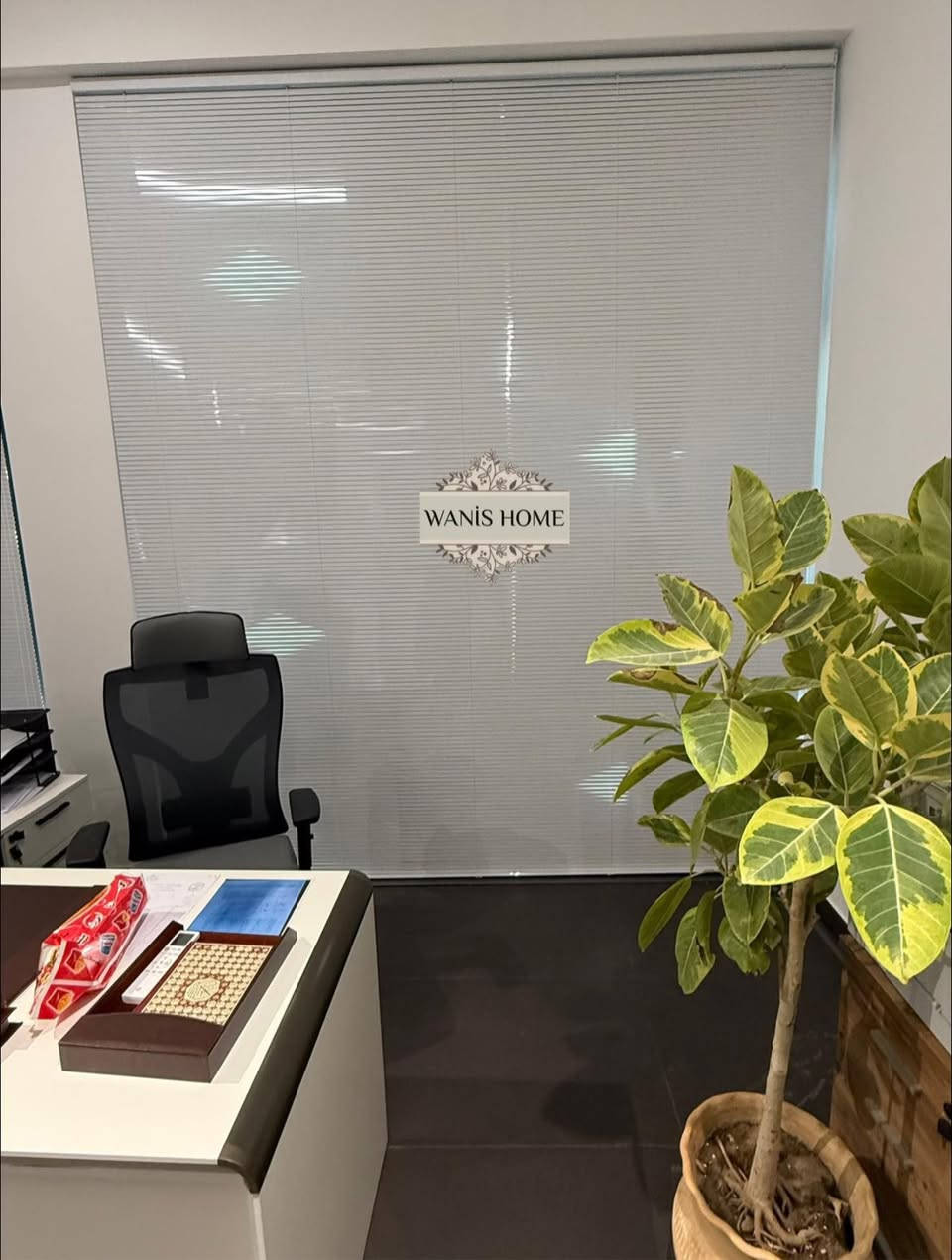 للفخامة عنوانها… ونيس هوم للستائر 

حين يلتقي التصميم الذكي مع الجودة المتقنة، تولد ستائر الأركا المعدنية كخيار يعكس الذوق الرفيع ويمنح المكان حضورًا أنيقًا لا يُنسى.

نقدّم لكم ستائر الأركا المعدنية بتصميم عصري يجمع بين العملية والجمال، صُنعت لتدوم وتُبهِر في كل تفصيل.

▪️ شرائح ألمنيوم منحنية بلمسة هندسية راقية
▪️ تحجب الضوء بنسبة تصل إلى 95% لراحة أكبر وتحكّم مثالي
▪️ تفصيل حسب الطلب ليناسب المنازل، المكاتب، والمطابخ بأعلى معايير الأناقة
▪️ سهولة في الاستخدام وتنظيف عملي يدوم لسنوات

اختيارك لستائر ونيس هوم ليس مجرد ستارة…
إنه استثمار في الراحة، والفخامة، وجمال التفاصيل التي ترفع قيمة المكان.

📍 الأعظمية – سبع أبكار –  شارع عام _مقابل محطة الوقود
📞 ***********
📞 0776 569 1076
📲 wa.me/9647851000146

#ستارة_أركا #ونيس_هوم #ستائر_معدنية #ستائر_مكاتب #ديكور_راقي #تفصيل_ستائر #ستائر_حديثة #بغداد #مجمع_البدور_السكني #العراق #عرصات #المنصور #الجادرية #الكرادة #بوابة #مول #شارع_فلسطين #الاعظمية #البصرة #قرية_الكاظمية #مجمع_رويال_ستي #مجمع_بدور_السكني
