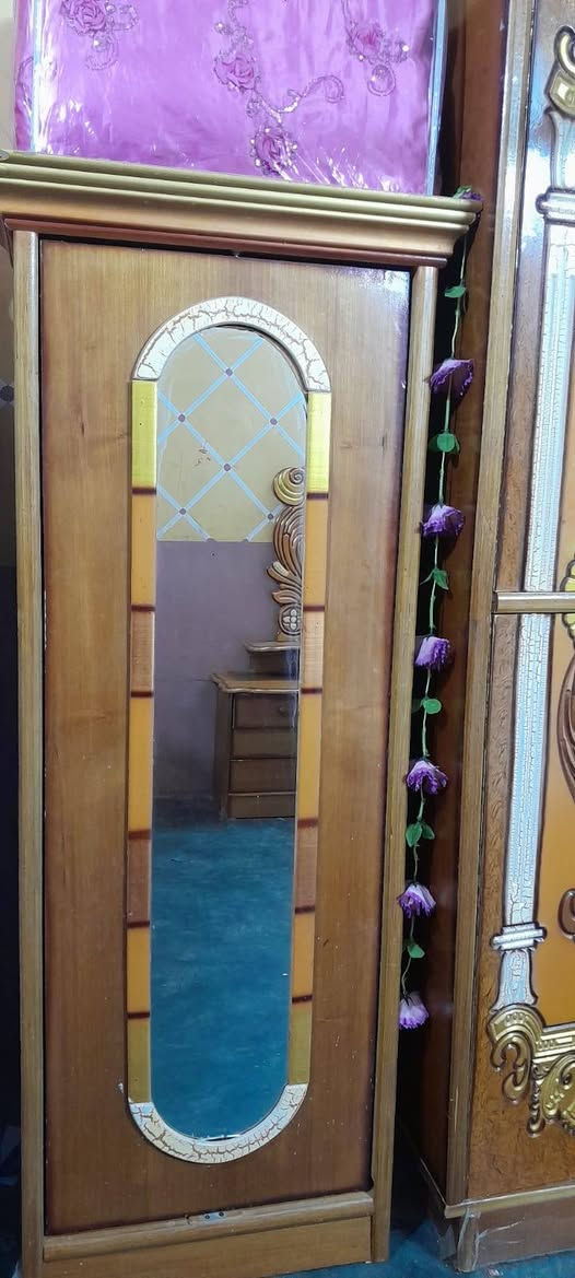 إسلام عليكم ورحمة الله وبركاتة
يوجد لدينا غرفة نوم للبيع 
مثل ما واضحة في الصوره
سعر 700وبيه مجال الجيه
مكان الاانبار قضاء حديثة ناحية بروانه الهضبه
اتصال ***********واتساب
تحياتي لكم جميعا
