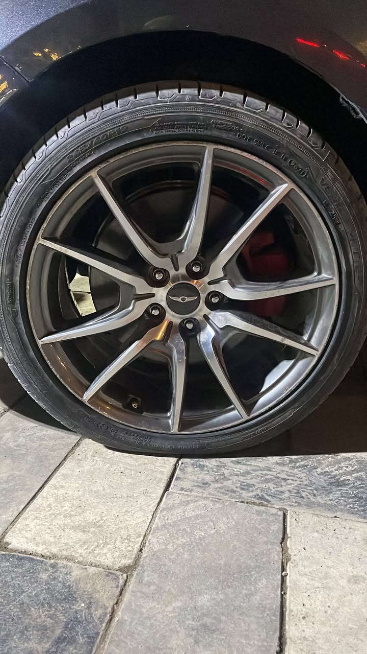 السلام عليكم
تخم ويل جينيسز حجم ١٩ نظيف مع تخم تاير للبيع

بدون عواج ولا تصليح 

سعره ٣٠٠$ قفل مكاني بغداد الغزاليه

***********
