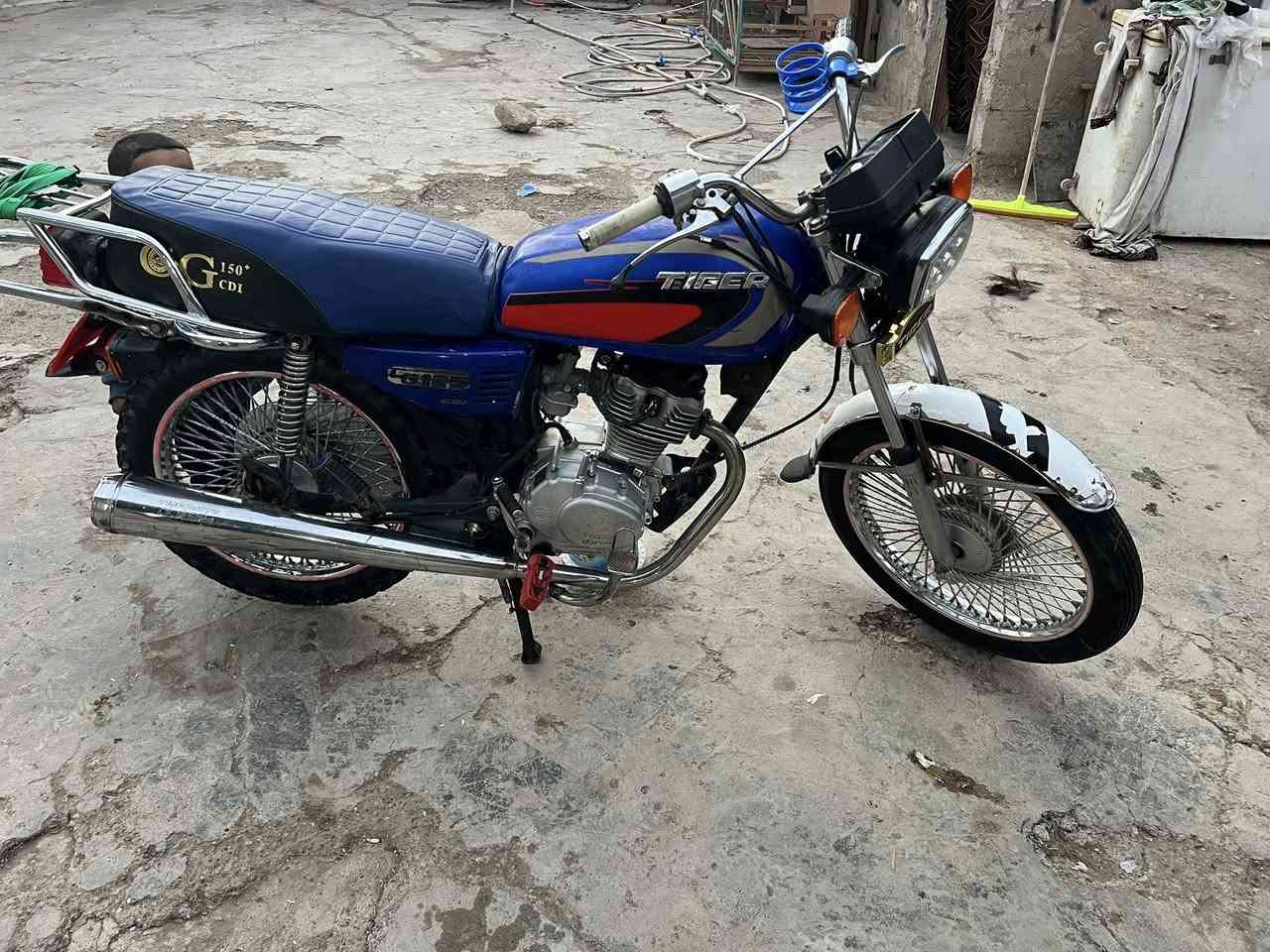 السلام عليكم شباب دراجه تايگر للبيع موديل2018نضافه فوول محرك مفتوح لا صرف ولا بخار السعر 330 وبيها مجال الشراي يتصل***********
