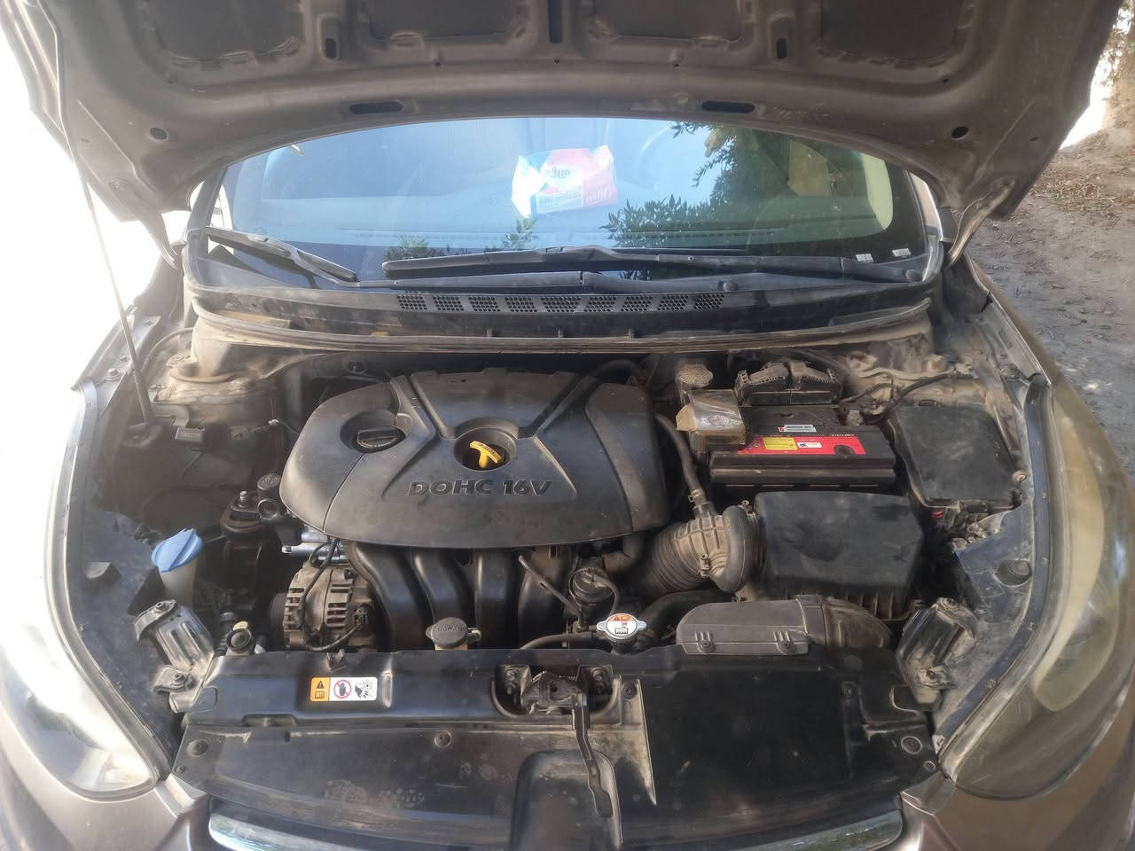 للبيع....للبيع
 سيارة ألنترا موديل ١٦ وارد امريكي رقمها شمالي لون فيلي بسعر ١٠٥ ورقة وبيه مجال بسيط
 صور الحادث مرفق 
مواصفات السيارة معروفة السيارة ماشية ١٤٠ الف ميل 
المحرك دوش ١٨٠٠
 سيارة تبريد ، صدر حدادية جديد، تخم تاير جديد
مكان السيارة بغداد الدورة شارع ٦٠ للإستفسار الاتصال على ‎***********
