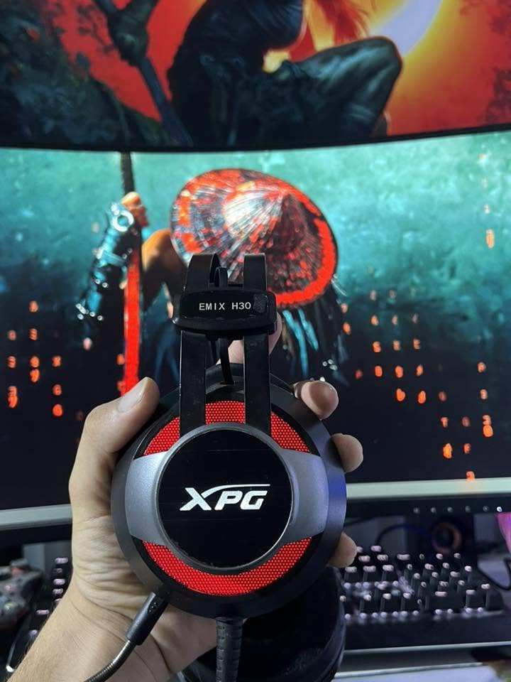 سماعة xpg emix h30
تجي وية مضخم الصوت مالها والستاند كاملة
 مواصفاتها  
حجم المخده 53mm 
وتجي 32 اوم 
وحساسيتها 110 ديسيبل 
وبيها اوضاع صوت ايضا سماعة قوية استخدامي الشخصي السعر 60 الف وبي مجال 
للاستفسار ***********
