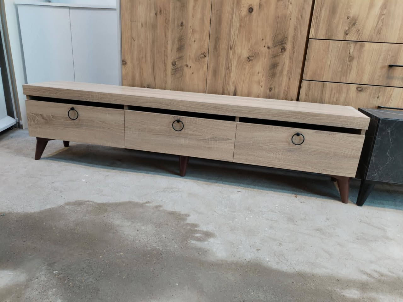 ميزه نجاره تركي
مع جزامه العنوان كوت 
المشروع السعر كملن 
وقياس مع التوصيل 
مجاني ‏‪***********‬‏
