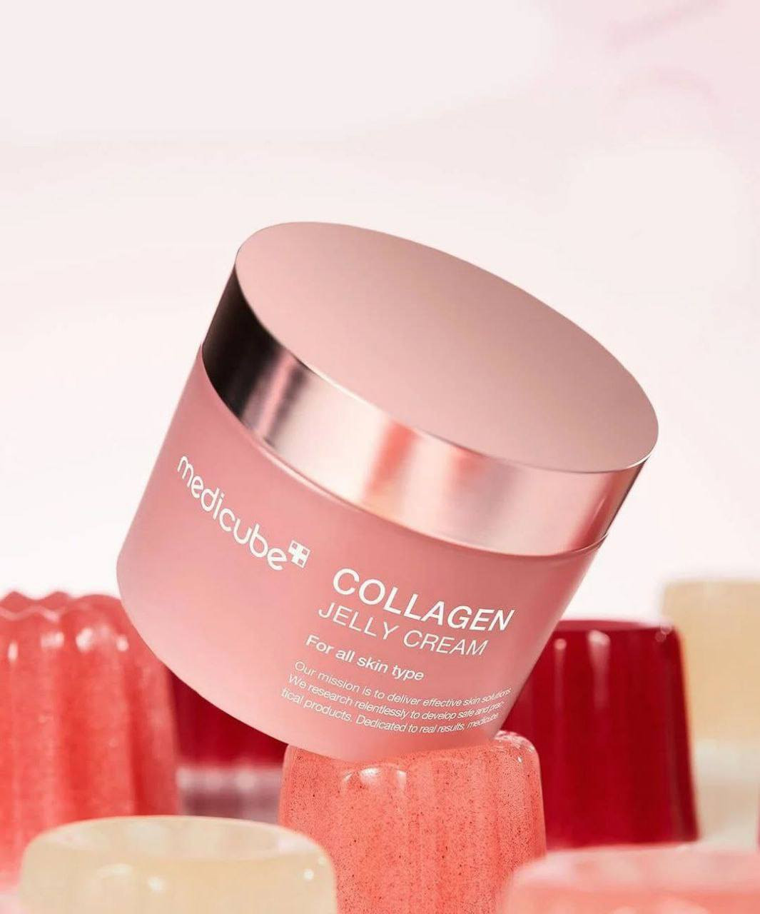 كريم للبشرة الزجاجية 🇰🇷🧖🏼‍♀️
كريم كيوب جلي الكولاجين 110 ملم 
MEDICUBE COLLAGEN JELLY CREAM  

يُعرف هذا المنتج بأنه كريم مرطب خفيف الوزن بقوام الجل، مصمم لشد البشرة وزيادة مرونتها. 
يعمل الكريم على تقليل ظهور التجاعيد والخطوط الدقيقة، ويمنح البشرة مظهرًا مشرقًا وممتلئًا. 
يحتوي على الكولاجين المتحلل (Hydrolyzed Collagen) الذي يساعد على ترطيب البشرة بعمق. 
تركيبته مناسبة لجميع أنواع البشرة، خاصةً البشرة الدهنية والمختلطة، ولا تسبب انسداد المسام. 
المنشا كوريا  
🚘يوجد خدمة توصيل لجميع محافضات العراق 🚘


**إذا كنت صاحب هذا الإعلان وتريد حذفه لأي سبب، رجاءا أرسل رسالة إلى الدعم الفني**