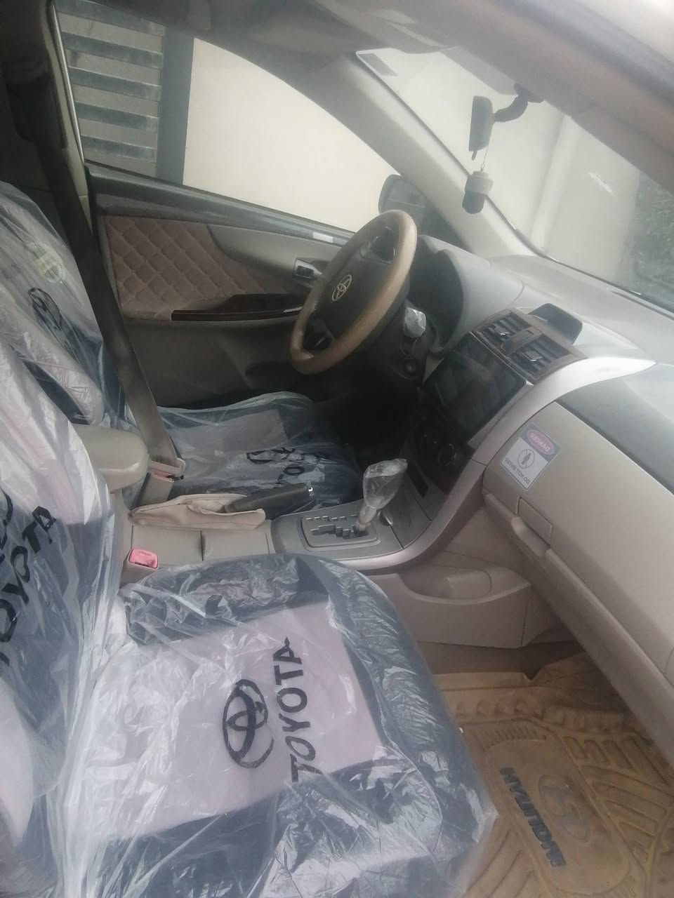 كورولا 2008 خليجي محرك 1600 بغداد رقم انجليزي هزه وسنويه جديد باسمي تبريد تدفئه تخم تاير السياره مصبوغه عام بها ضرر جاملغ ونص من الباب الخلفي الباقي كفاله عامه بجم كبس شاشه ايباد كاميرا دواره خلفيه السعر المطلوب 87 وبيها مجال قليل المكان بغداد الشراي يتصل على الرقم***********
