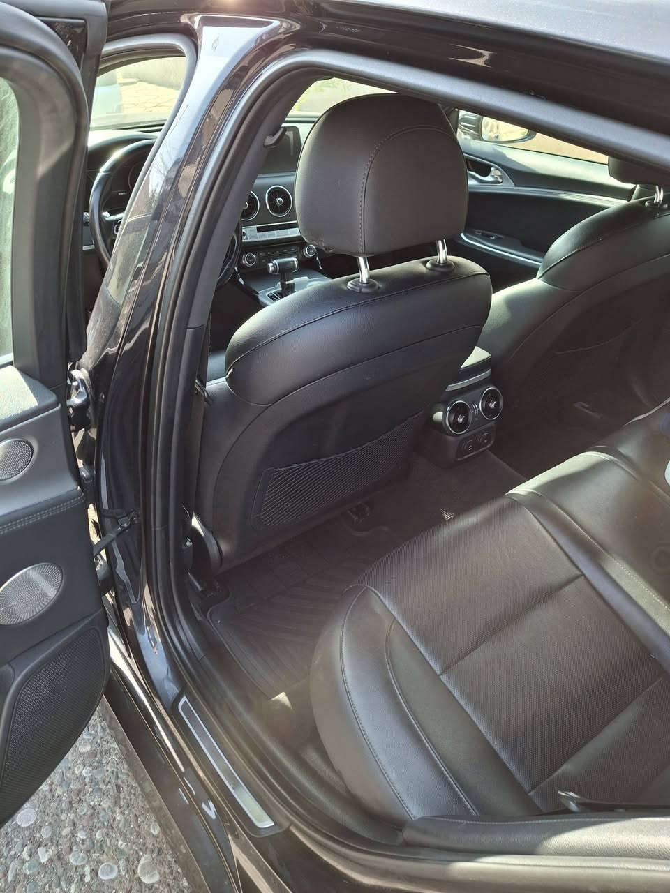 للبيع فقط
ستنكر Gt1
موديل 2018
ماشية ٤٥ الف كيلومتر حقيقي
الضرر فقط بونيت بدون ايرباك
تخم تايرات جديد، كمبريسر جديد، دسكات جديدة 
السيارة داخلها حيل نظيف والبانزين فقط سوبر والدهن المستعمل Motul 
الرقم اربيل ومكانها اربيل 
السعر 180 ورقة وبيها مجال
للاتصال ***********
